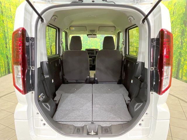 ���i�̂���������ʋ΁A���}���ɏ\���ȉ׎��X�y�[�X���m�ۂ��Ă���܂��B�Z�J���h�V�[�g��|���ƁA�傫�ȉו��̐ύڂ��\�ł���