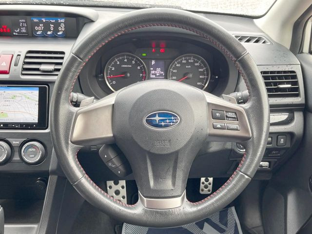 �y�����v�����X�e�A�����O�z�㎿�Ȋv���g�p���邱�ƂŁA��ɂ����������݂ƂĂ��^�]���₷���n���h���ł���