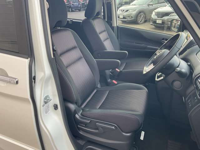 セレナ2.0 ハイウェイスター 4WD