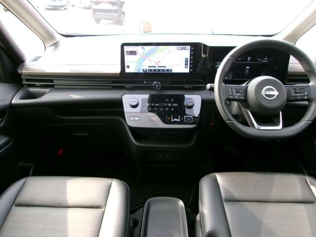 セレナ1.4 e-POWER ハイウェイスターV 90周年記念車