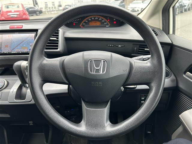 フリード1.5 G ジャストセレクション