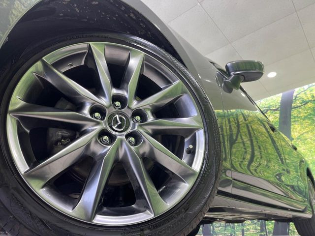 �y�O���[�h��p����18�C���`�A���~�z�C�[���z�f�U�C�����̍��������A���~�z�C�[���𑕒����Ă���܂��B�e��ЊO�A���~�z�C�[����A�X�^�b�h���X�^�C�����戵�����Ă���܂��B���񂲑��k����������