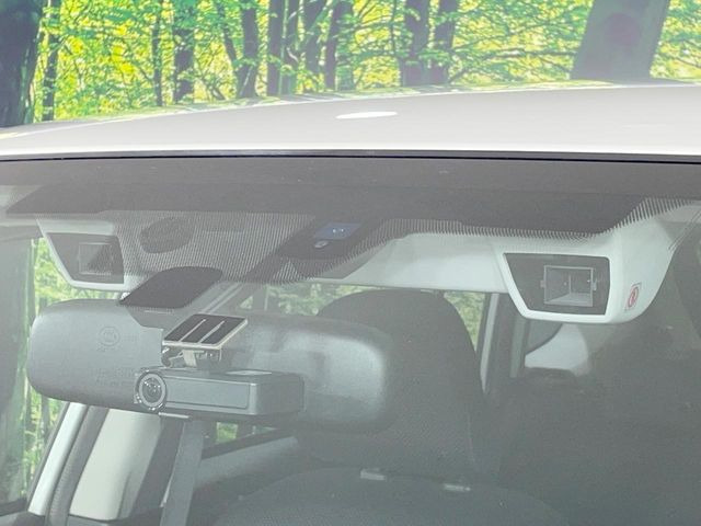 �y�A�C�T�C�g�z�O���̎ԗ��������m���A�Փ˂������Ȏ��͌x��Œ��ӂ𑣂��A�u���[�L�𓥂ޗ͂��T�|�[�g�B�u���[�L�𓥂߂Ȃ������ꍇ�͏Փ˔�Q�y���u���[�L���쓮�A�Փˉ�����T�|�[�g���܂��B