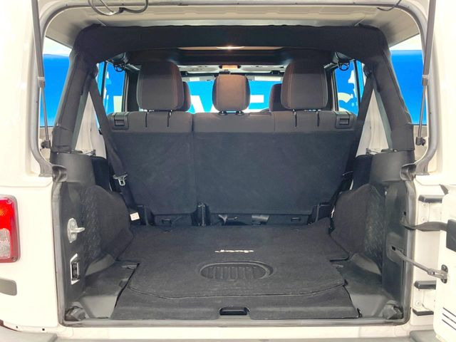 ●トランクルーム:趣味が広がる収容スペース!これだけの広さがあればお買い物やレジャーなどにも最適です!使用感も少なくきれいな状態を維持しております。