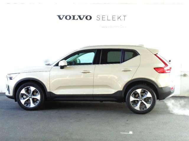 XC40ウルトラ B4 AWD 4WD