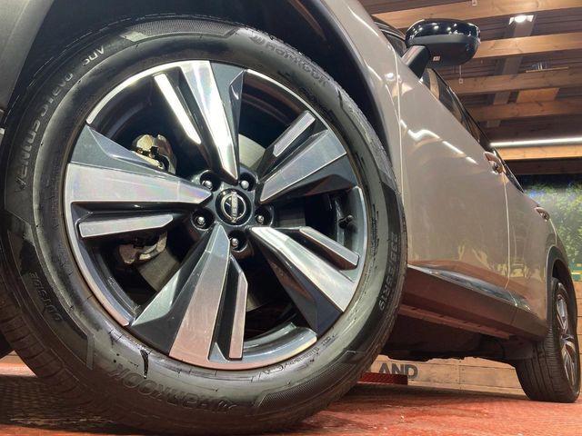 �y����19�C���`�A���~�z�C�[���z�O�ςɃ}�b�`���������A���~�z�C�[���𑕒����Ă���܂��B�e��ЊO�A���~�z�C�[����A�X�^�b�h���X�^�C�����戵�����Ă���܂��B���񂲑��k����������