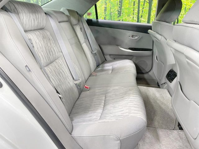 後部座席も気になるようなキズ・汚れやへたり等、大きなダメージはなく、良好な状態です。