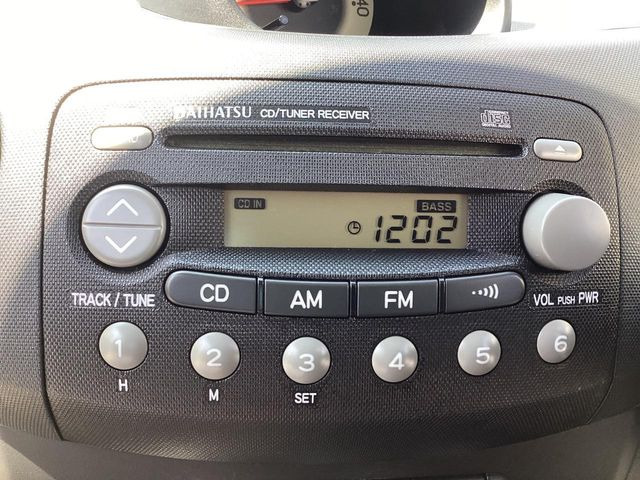 お好きな音楽を車内でお楽しみいただけます♪スピーカー交換・ウーハー追加などの音質向上や、最新ナビ・後席モニター等の取り付けも是非ご相談ください!