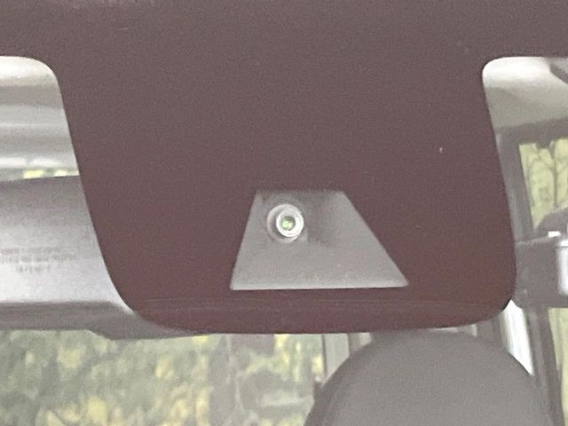 �y�O�He-Assist�z���s���ɑO���̎ԗ�����F�����A�Փ˂������Ȏ��͌x��ƃu���[�L�ŏՓˉ���Ɣ�Q�y�����A�V�X�g�B�����S�Ƀh���C�u�����y���݂��������܂��B