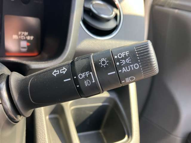 ���I�[�g���C�g&�n�C�r�[���A�V�X�g�����̖͂��邳�����m���Ď����Ń��C�g�_�����Ă���g���l���Ȃǂŕ֗��ł��B�����!�Ό��ԂȂǂ����m���ăn�C&hArr;���[�������Ő؂�ւ��Ă���܂��B