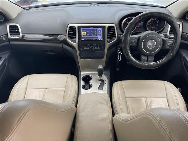 グランドチェロキーラレード 4WD