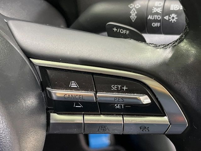 【マツダ・レーダークルーズコントロール】高速道路での長距離走行が楽に!自動で速度を保つクルーズコントロールが、衝突軽減システムと連携し、前方の車両を感知して車間を保つように速度調節してくれます!!