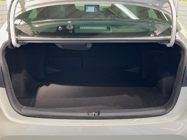 ���i�̂���������ʋ΁A���}���ɏ\���ȉ׎��X�y�[�X���m�ۂ��Ă���܂��B