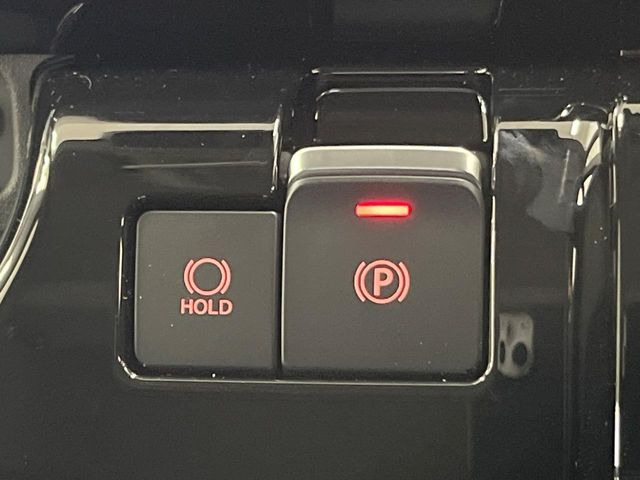 �y�I�[�g�u���[�L�z�[���h�z�M���҂���a�؂Œ�Ԏ��Ƀu���[�L���瑫�𗣂��Ă��A��~��Ԃ�ێ����Ă���܂��B�O�i����Ƃ��̓A�N�Z���𓥂߂Ύ����ŉ��������̂ň��S��X���^�]���y�ɂȂ�܂���