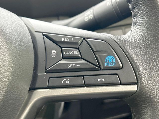 【プロパイロット】高速道路での長距離走行が楽に!!渋滞時と巡回走行のシーンで、アクセル・ブレーキ・ステアリングを自動で制御し、長距離運転の負担を軽減してくれます♪