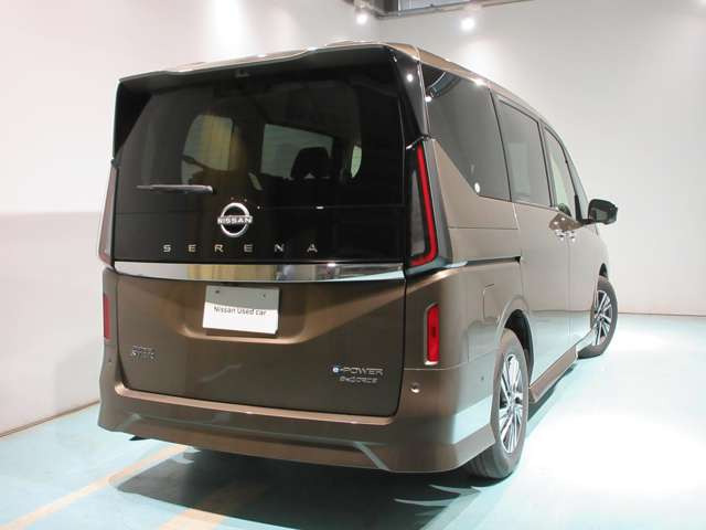 セレナ1.4 e-4ORCE ハイウェイスターV 4WD