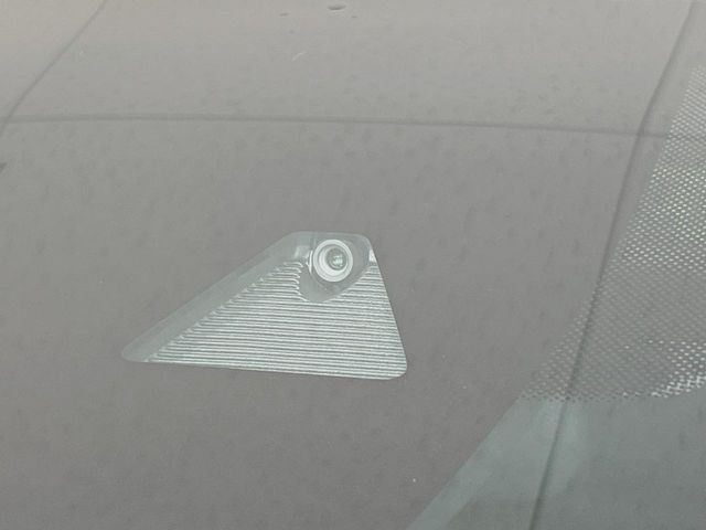 �yi-ACTIVESENSE�z���s���ɑO���̎ԗ�����F�����A�Փ˂������Ȏ��͌x��ƃu���[�L�ŏՓˉ���Ɣ�Q�y�����A�V�X�g�B�����S�Ƀh���C�u�����y���݂��������܂��B