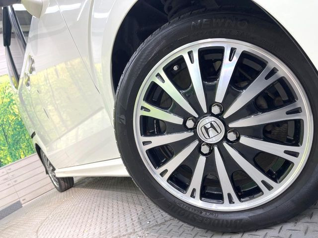 �y����15�C���`�A���~�z�C�[���z�O�ςɃ}�b�`���������A���~�z�C�[���𑕒����Ă���܂��B�e��ЊO�A���~�z�C�[����A�X�^�b�h���X�^�C�����戵�����Ă���܂��B���񂲑��k����������