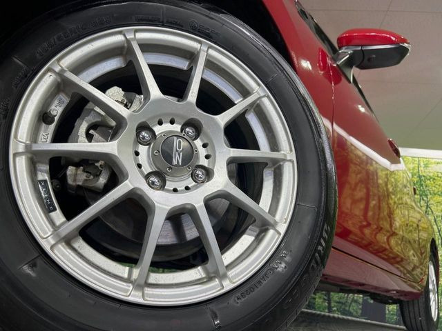 �y15�C���`�A���~�z�C�[���z�O�ςɃ}�b�`�����A���~�z�C�[���𑕒����Ă���܂��B�e��A���~�z�C�[����A�X�^�b�h���X�^�C�����戵�����Ă���܂��B���񂲑��k����������