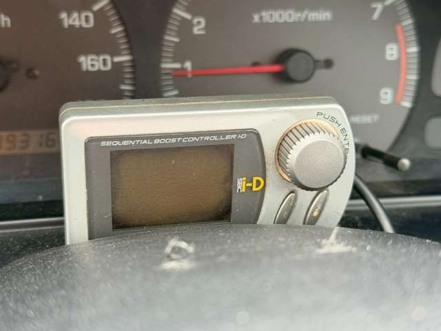 気になるお車がありましたら右の電話番号から直接お店にお問い合わせください。支払方法から車両情報、状態までなんでもご説明させて頂きます。スタッフ一同ご連絡お待ちしております。