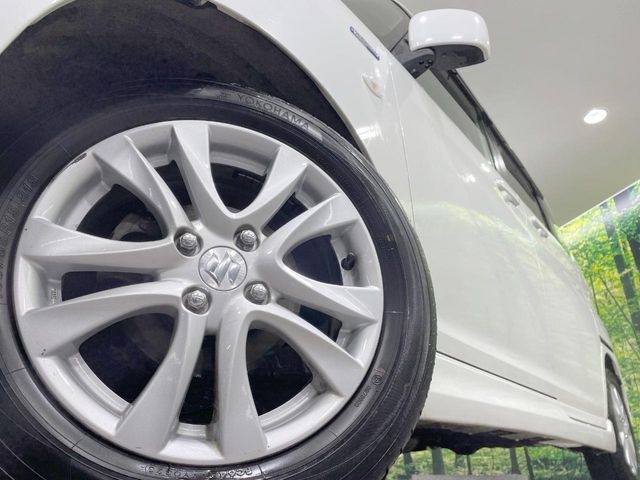 �y����15�C���`�A���~�z�C�[���z�O�ςɃ}�b�`���������A���~�z�C�[���𑕒����Ă���܂��B�e��ЊO�A���~�z�C�[����A�X�^�b�h���X�^�C�����戵�����Ă���܂��B���񂲑��k����������