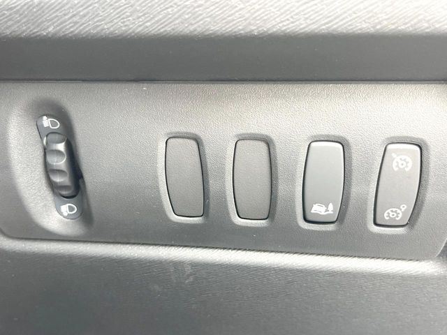 ���I�[�g�N���[�Y�R���g���[��:�������H�⎩���Ԑ�p���H���ɂāA�葬���q���\�ƂȂ�֗��ȋ@�\�ł��B�������ړ��̍ۂł����ɂ����֗��ɂ��g�����������܂���