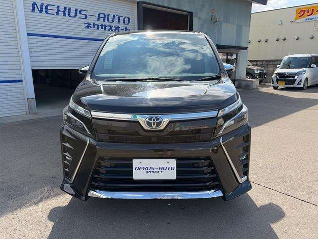 ヴォクシー2.0 ZS 煌III 4WD