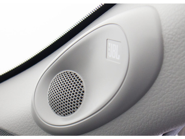 JBL�T�E���h�V�X�e��!�l�������ꂽ�X�s�[�J�[�ʒu!�K���X���ˉ��̉e�����ɗ͏��Ȃ����A���S�ȂŃX�e�[�W�̍L��������n��!���܂��܂ȉ��y���A�\��L���ɐ��������Ƒt�ł��܂�!