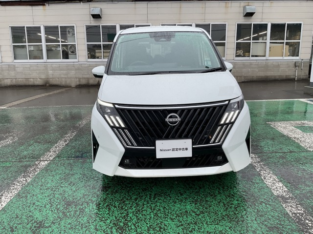 セレナ1.4 e-4ORCE ハイウェイスターV 4WD