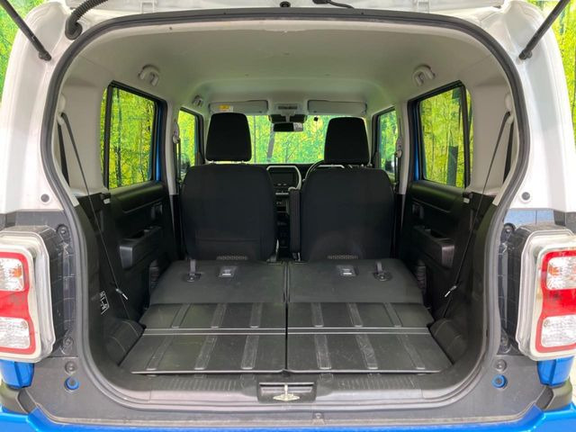 ���i�̂���������ʋ΁A���}���ɏ\���ȉ׎��X�y�[�X���m�ۂ��Ă���܂��B�Z�J���h�V�[�g��|���ƁA�傫�ȉו��̐ύڂ��\�ł���