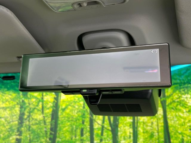 【デジタルインナーミラー】後席の大きな荷物や同乗者で後方が確認しづらい時でも安心!カメラが撮影した車両後方の映像をルームミラー内に表示。クリアな視界で状況の確認が可能です!