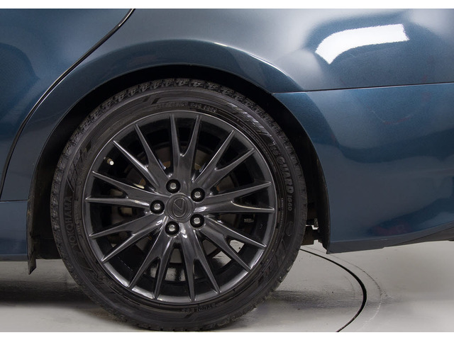 18インチアルミ!!アルミホイールの変更も可能です!お客様のお好みの1台を作成可能となります!※詳細はスタッフまでお尋ねください。