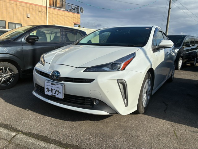 プリウス1.8 S セーフティ プラスII E-Four 4WD