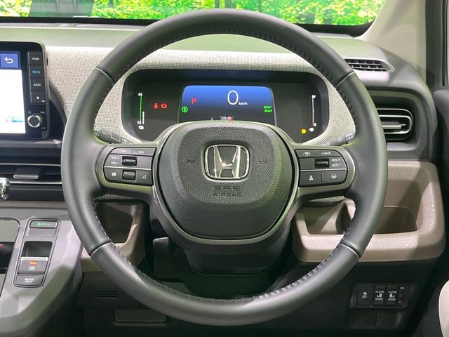 �y�����v�����X�e�A�����O�z�㎿�Ȋv���g�p���邱�ƂŁA��ɂ����������݂ƂĂ��^�]���₷���n���h���ł���