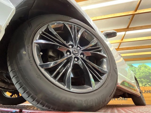 �y����20�C���`�A���~�z�C�[���z�O�ςɃ}�b�`���������A���~�z�C�[���𑕒����Ă���܂��B�e��ЊO�A���~�z�C�[����A�X�^�b�h���X�^�C�����戵�����Ă���܂��B���񂲑��k����������