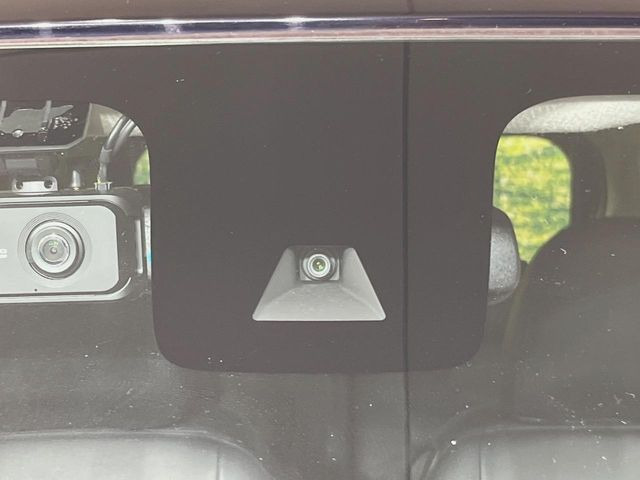 �y�G�}�[�W�F���V�[�u���[�L�z���s���ɑO���̎ԗ�����F�����A�Փ˂������Ȏ��͌x��ƃu���[�L�ŏՓˉ���Ɣ�Q�y�����A�V�X�g�B�����S�Ƀh���C�u�����y���݂��������܂��B