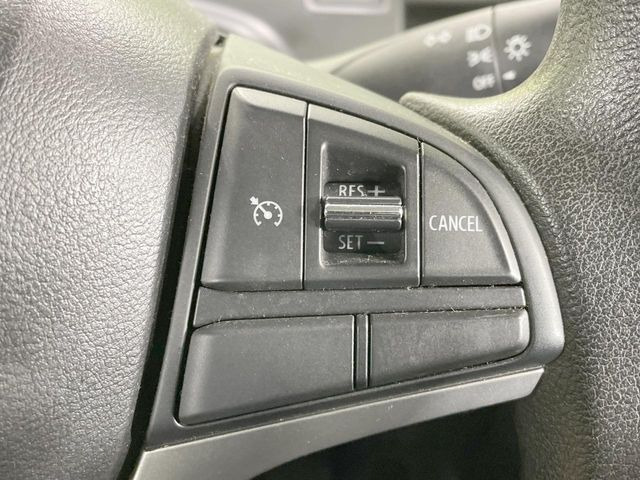 �y�N���[�Y�R���g���[���z�������H�����N���N���s�B�A�N�Z���𗣂��Ă���葬�x�ő��s���ł��A�������^�]���̕��S���y��!�����E�������ȒP�ȃX�C�b�`����Œ����ł��܂��B