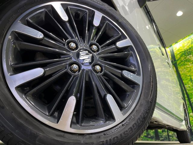 �y����15�C���`�A���~�z�C�[���z�O�ςɃ}�b�`���������A���~�z�C�[���𑕒����Ă���܂��B�e��ЊO�A���~�z�C�[����A�X�^�b�h���X�^�C�����戵�����Ă���܂��B���񂲑��k����������