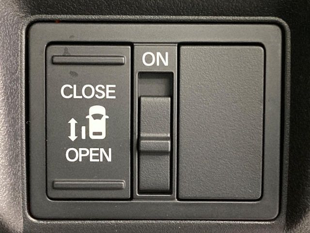 �y�p���[�X���C�h�h�A�z�X�}�[�g�L�[��^�]�Ȃ̃X�C�b�`�ŃX���C�h�h�A�̊J���\���d��������͂����ăh�A���J����K�v�������A���������q�l�ł��A�d���ו��������Ă��鎞�����N�ɊJ���߂ł��܂���