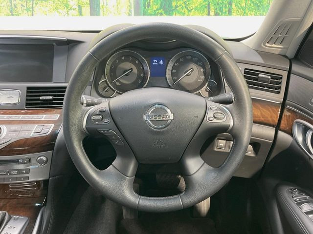 �y�����v�����X�e�A�����O�z�㎿�Ȋv���g�p���邱�ƂŁA��ɂ����������݂ƂĂ��^�]���₷���n���h���ł���