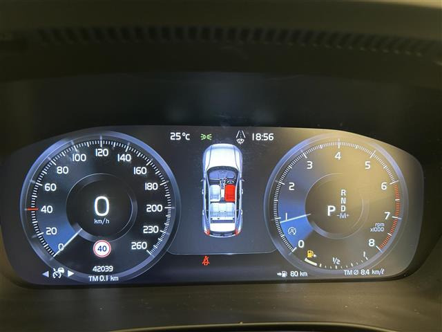 XC40T4 AWD インスクリプション 4WD