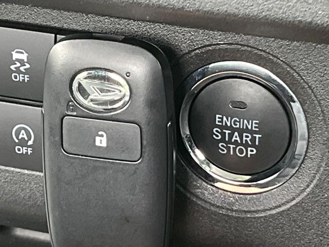 �y�L�[�t���[�V�X�e���z�J�o����|�P�b�g�ɓ��ꂽ�܂܂ł��h�A�̎{���E�������\�ȃX�}�[�g�L�[�𑕔��B�G���W���̃I���E�I�t�����J�M�����o���K�v����������Ƃ��Ă��֗��ł���