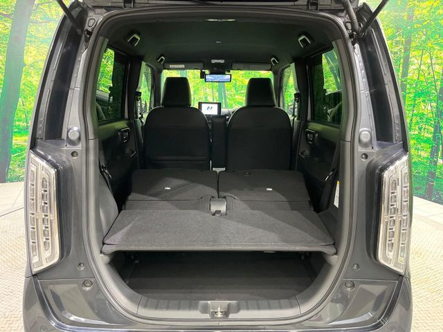 普段のお買い物や通勤、送迎等に十分な荷室スペースを確保しております。セカンドシートを倒すと、大きな荷物の積載も可能です♪