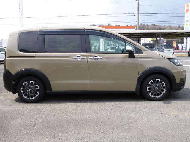 フリード1.5 クロスター