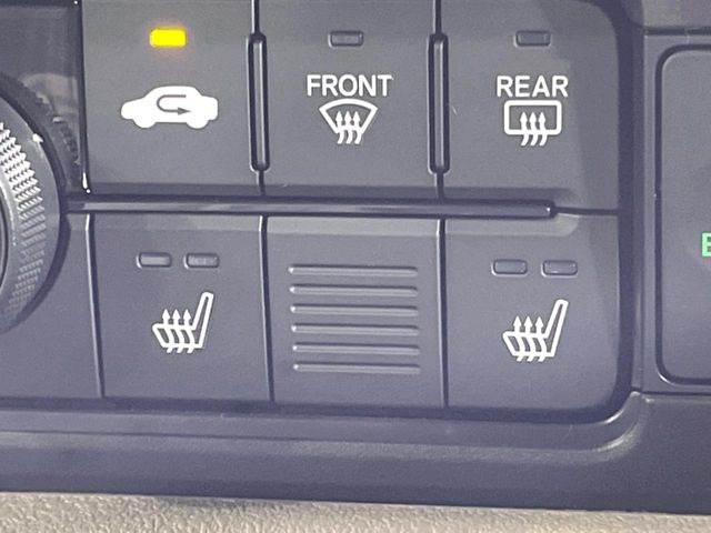 N-BOXジョイ 2トーン