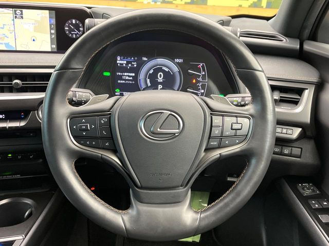 �y�����v�����X�e�A�����O�z�㎿�Ȋv���g�p���邱�ƂŁA��ɂ����������݂ƂĂ��^�]���₷���n���h���ł���