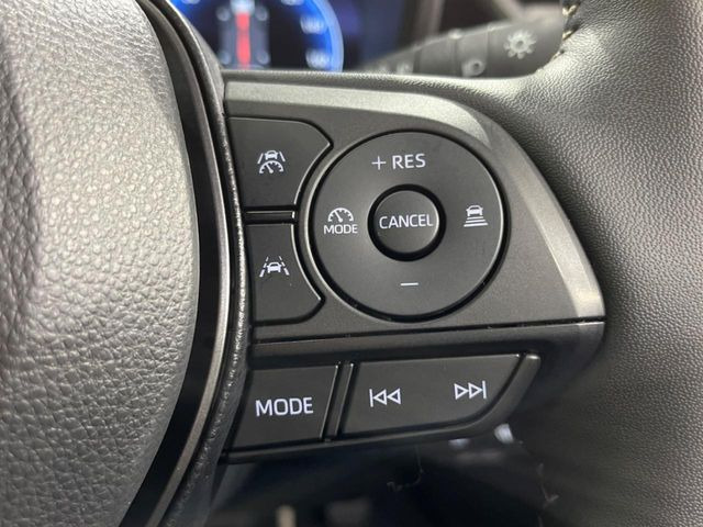 【トヨタセーフティセンス】走行中に前方の車両等を認識し、衝突しそうな時は警報とブレーキで衝突回避と被害軽減をアシスト。より安全にドライブをお楽しみいただけます。