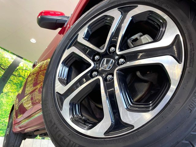 �y����17�C���`�A���~�z�C�[���z�O�ςɃ}�b�`���������A���~�z�C�[���𑕒����Ă���܂��B�e��ЊO�A���~�z�C�[����A�X�^�b�h���X�^�C�����戵�����Ă���܂��B���񂲑��k����������