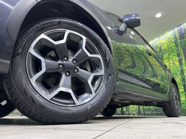 �y����17�C���`�A���~�z�C�[���z�O�ςɃ}�b�`���������A���~�z�C�[���𑕒����Ă���܂��B�e��ЊO�A���~�z�C�[����A�X�^�b�h���X�^�C�����戵�����Ă���܂��B���񂲑��k����������