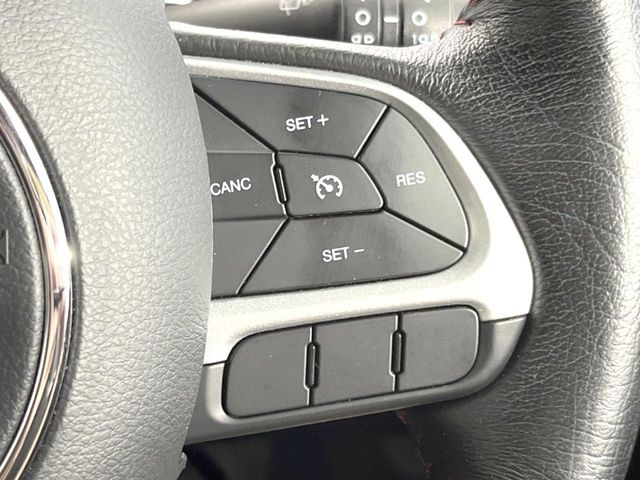 ���I�[�g�N���[�Y�R���g���[��:�������H�⎩���Ԑ�p���H���ɂāA�葬���q���\�ƂȂ�֗��ȋ@�\�ł��B�������ړ��̍ۂł����ɂ����֗��ɂ��g�����������܂���